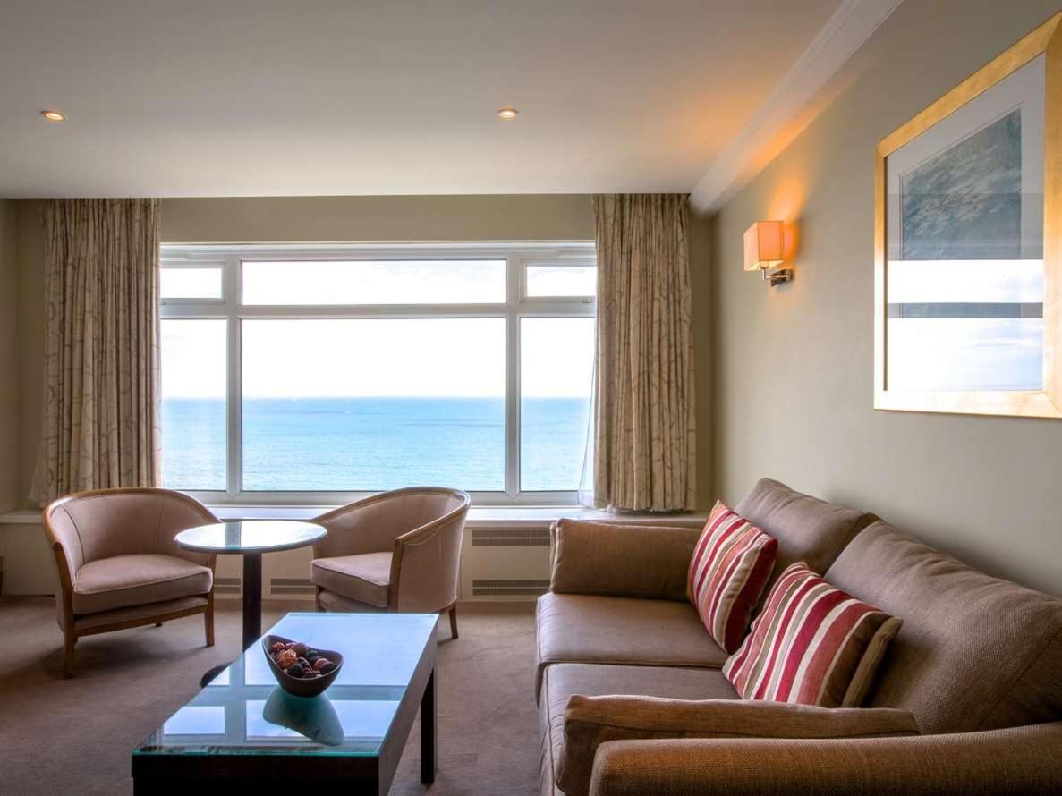 Carlton Club Avon Apartment