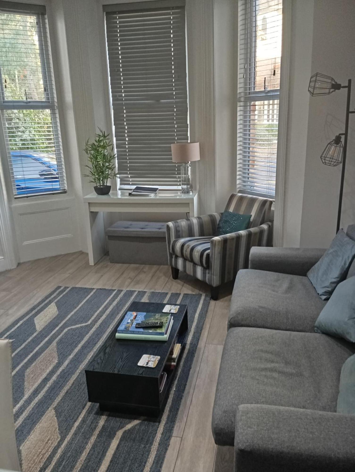 Victorian Retreat With Patio And Parking Apartment