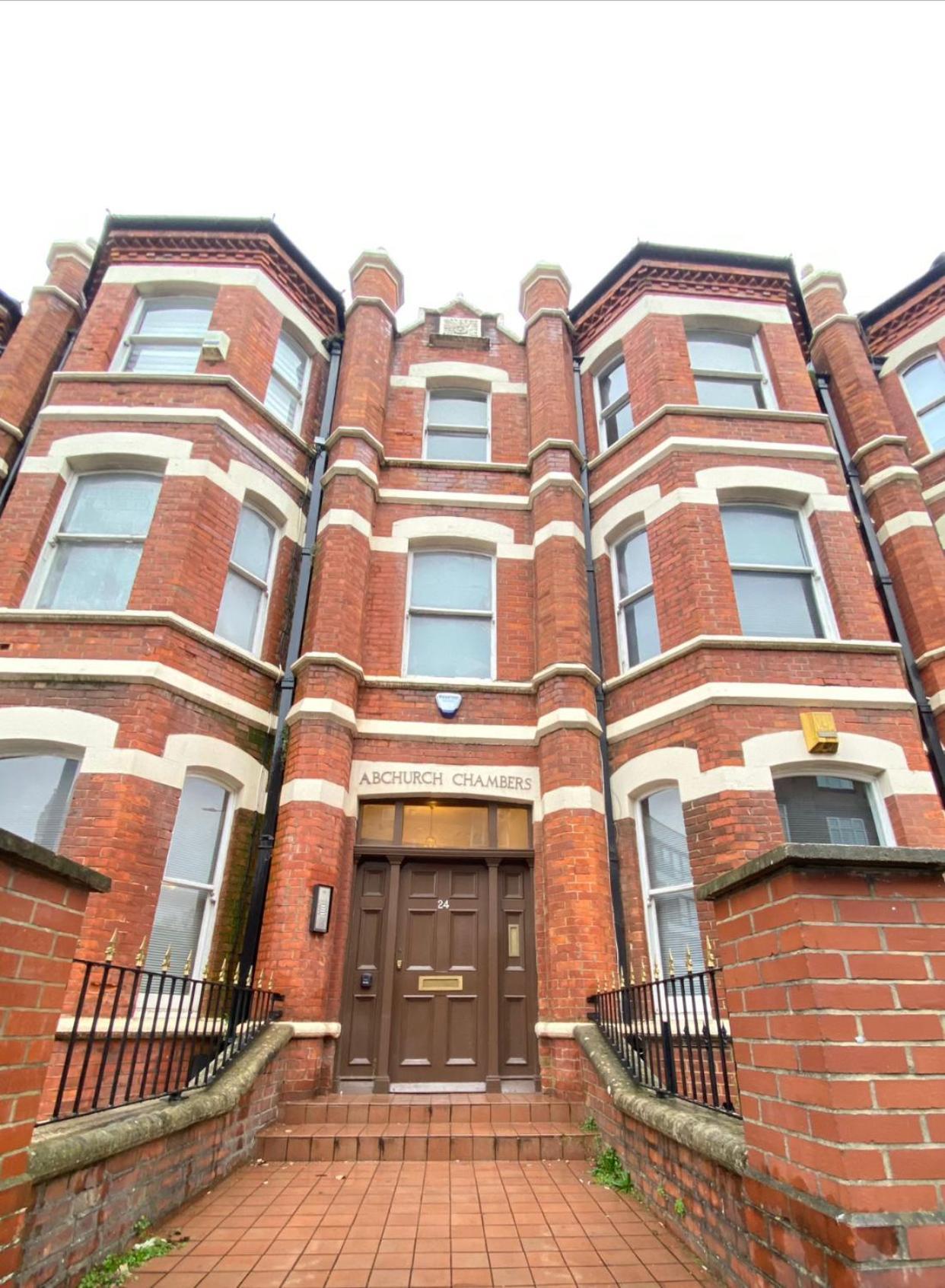 Seaside Escape In Spacious Stylish & Inviting Urban Heights *