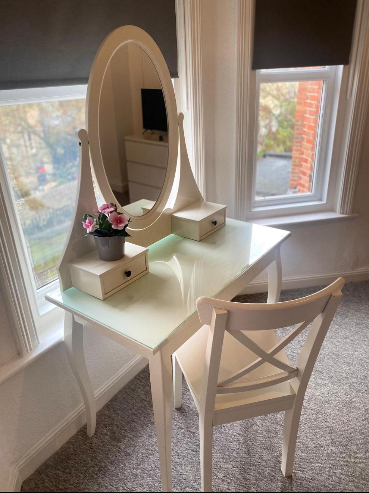 Apartment Seaside Escape In Spacious Stylish & Inviting Urban Heights Bournemouth