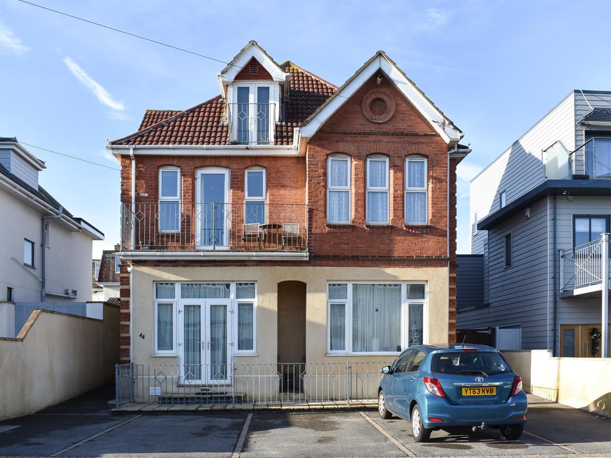 Pinecliffe Avenue *
