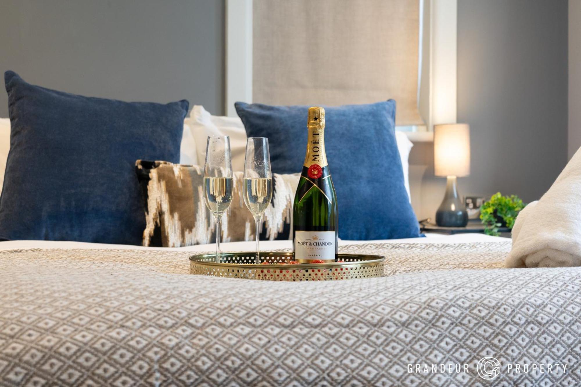 The Cransley By Grandeur Guest house