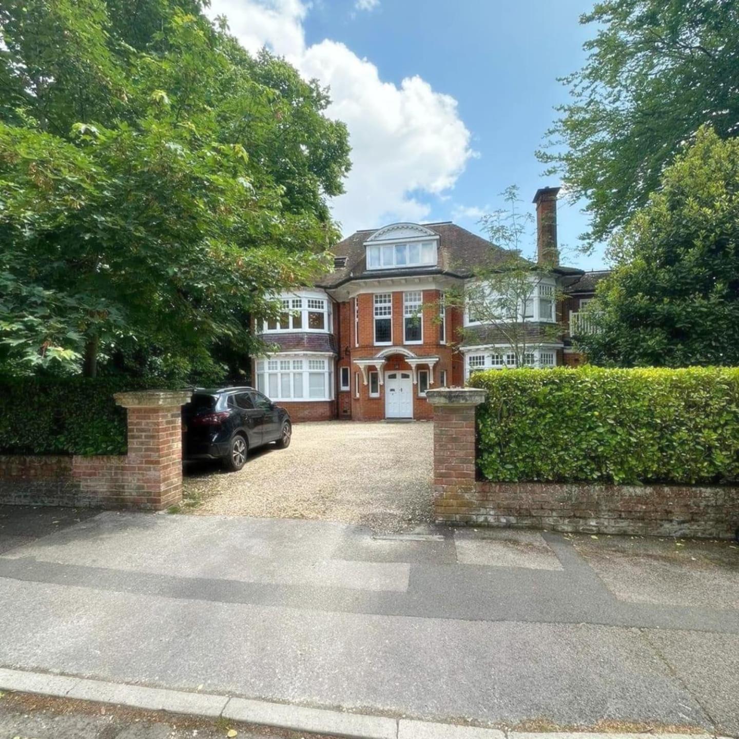 Woodfalls Luxury Getaway * Bournemouth