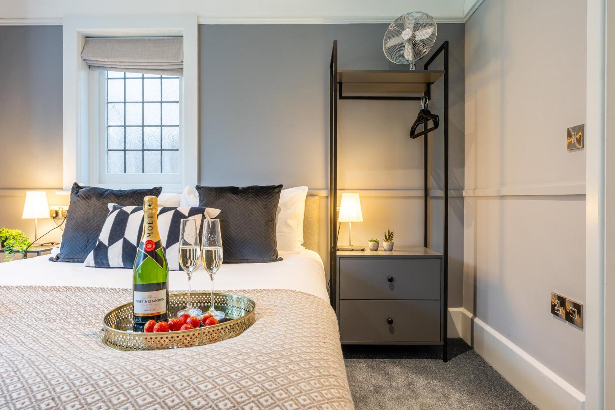 The Cransley By Grandeur Guest house