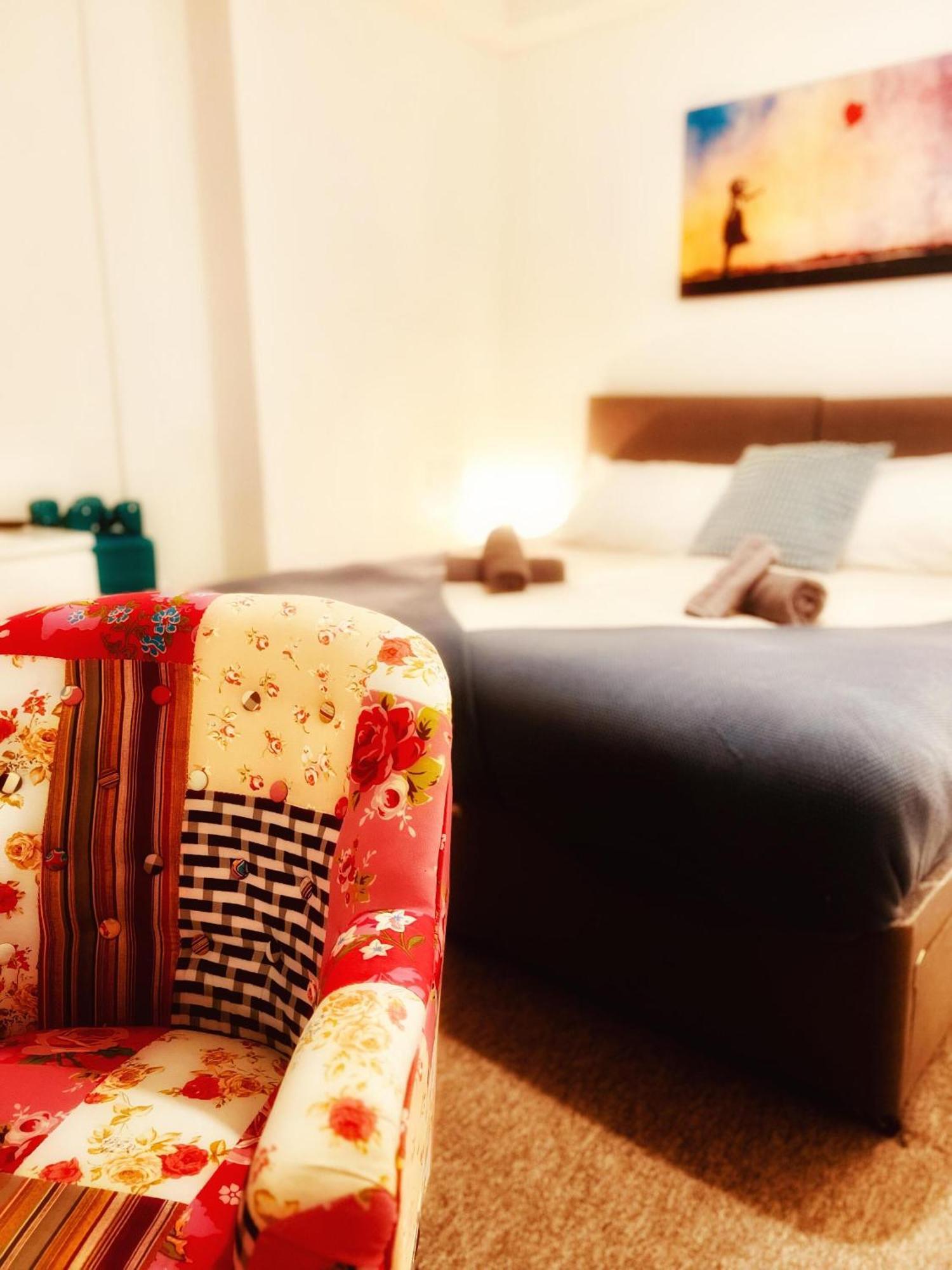 Apartment The Bank - Flat 1, Apartment, Sleeps 4, 7 Min From The Beach, Pet Friendly, Parking, Wifi, Kitchen And Washer