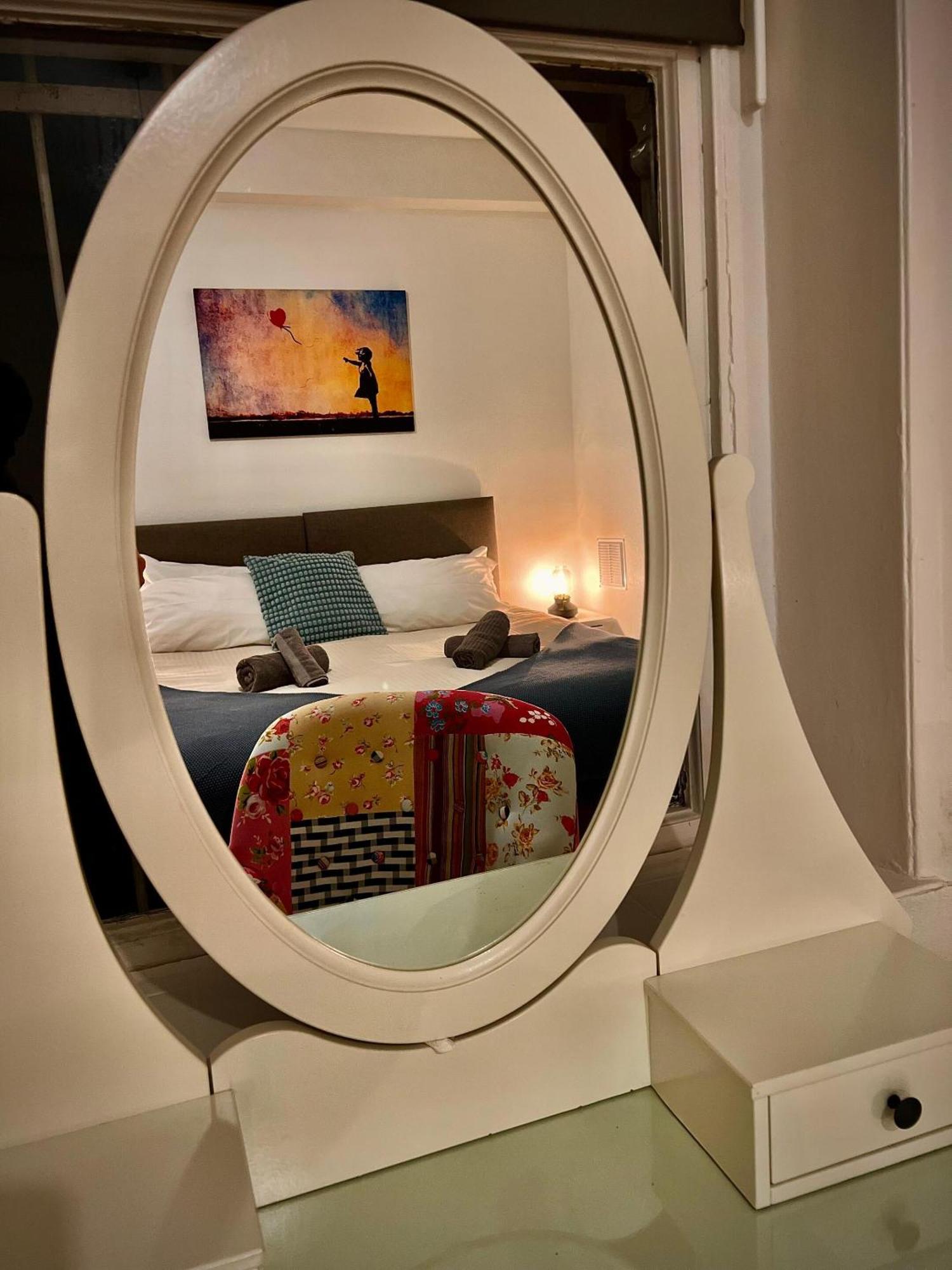 The Bank - Flat 1, Apartment, Sleeps 4, 7 Min From The Beach, Pet Friendly, Parking, Wifi, Kitchen And Washer Apartment *