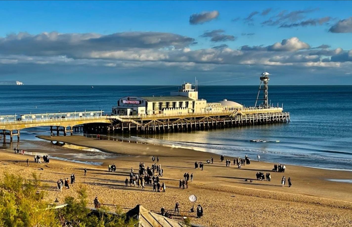 Woodfalls Luxury Getaway * Bournemouth