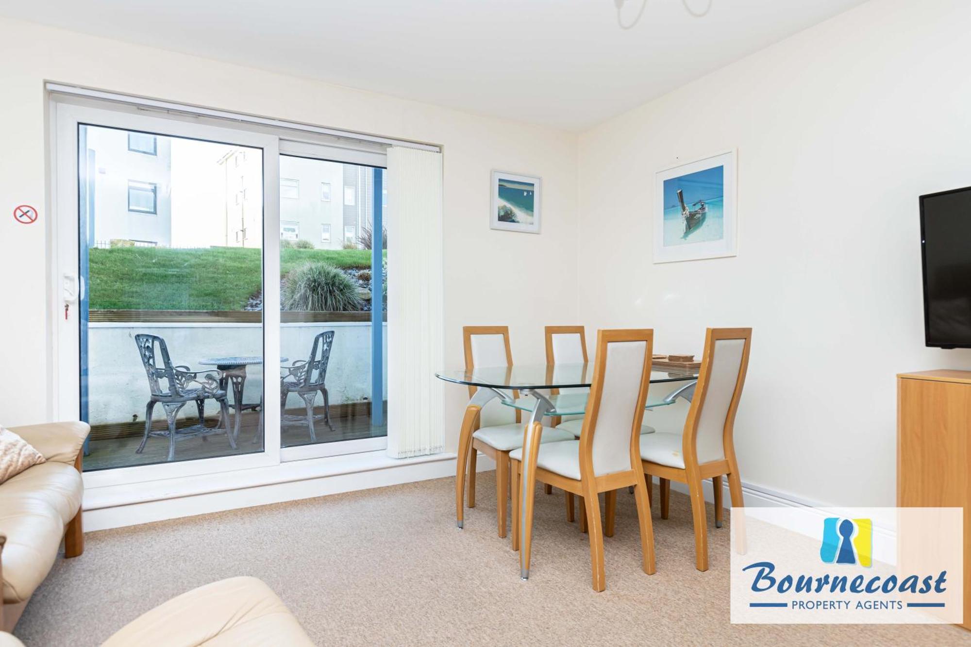 Bournecoast - Modern By Sandy Beaches - Fm9627 *