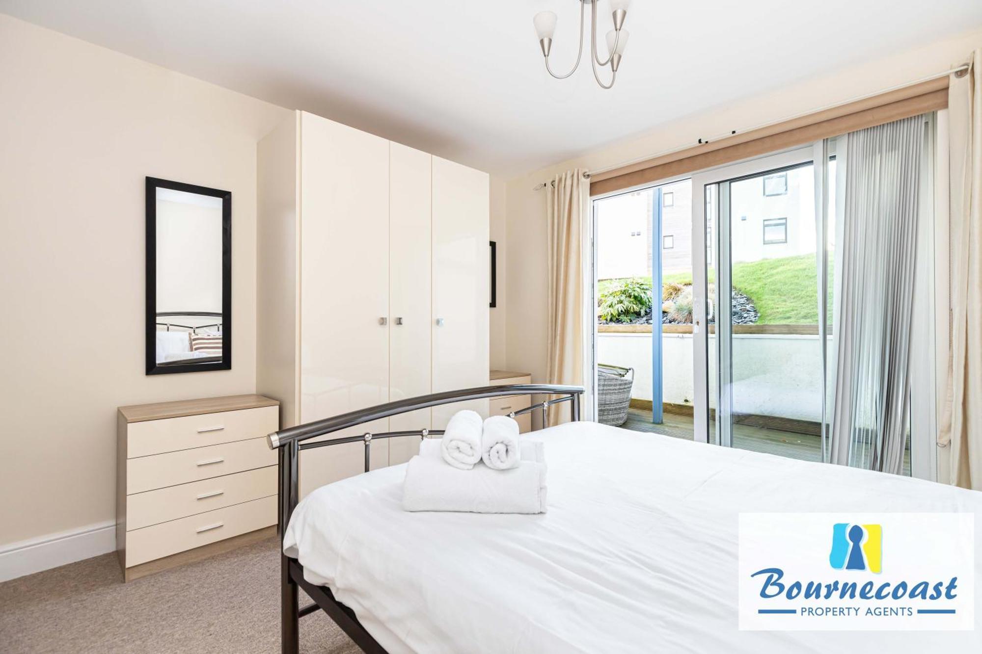 Bournecoast - Modern By Sandy Beaches - Fm9627
