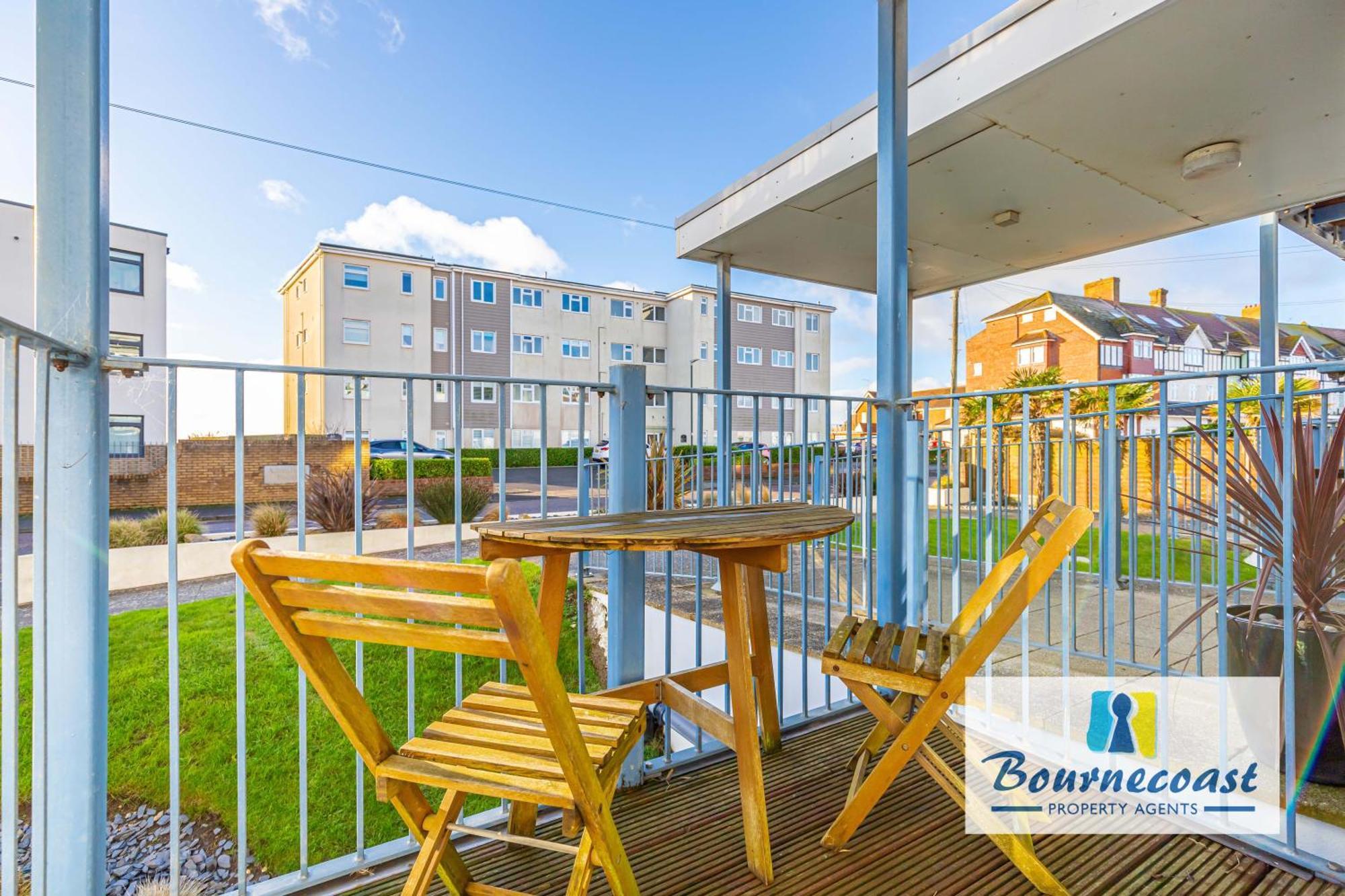 Bournecoast - Stylish Flat Near Sandy Beaches With Balconies - Fm9632 Bournemouth