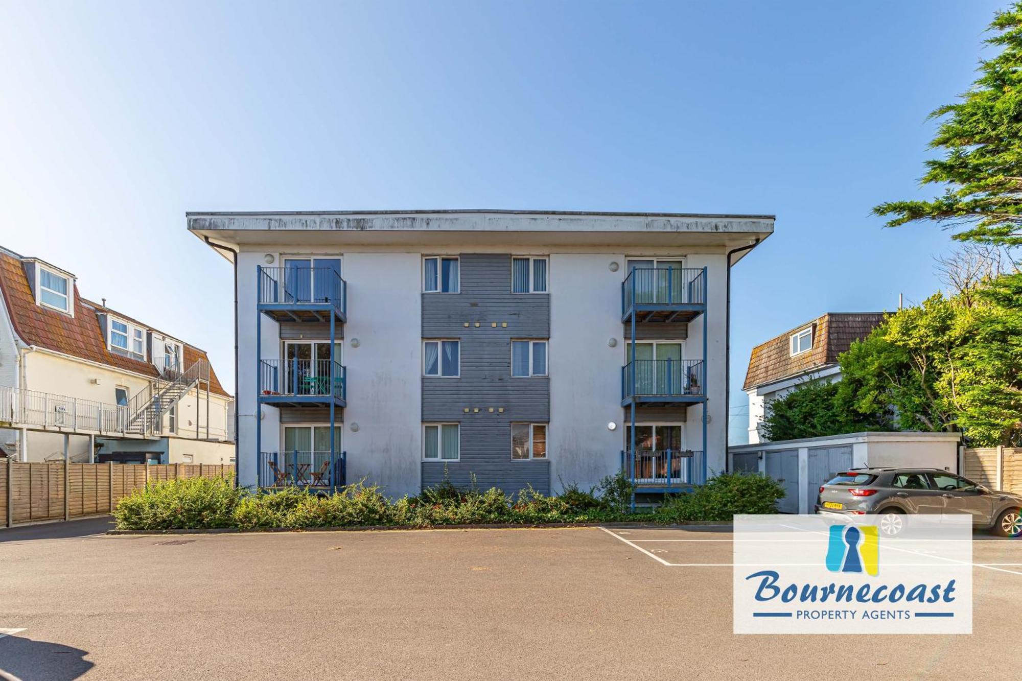 Apartment Bournecoast - Stylish Flat Near Sandy Beaches With Balconies - Fm9632 Bournemouth