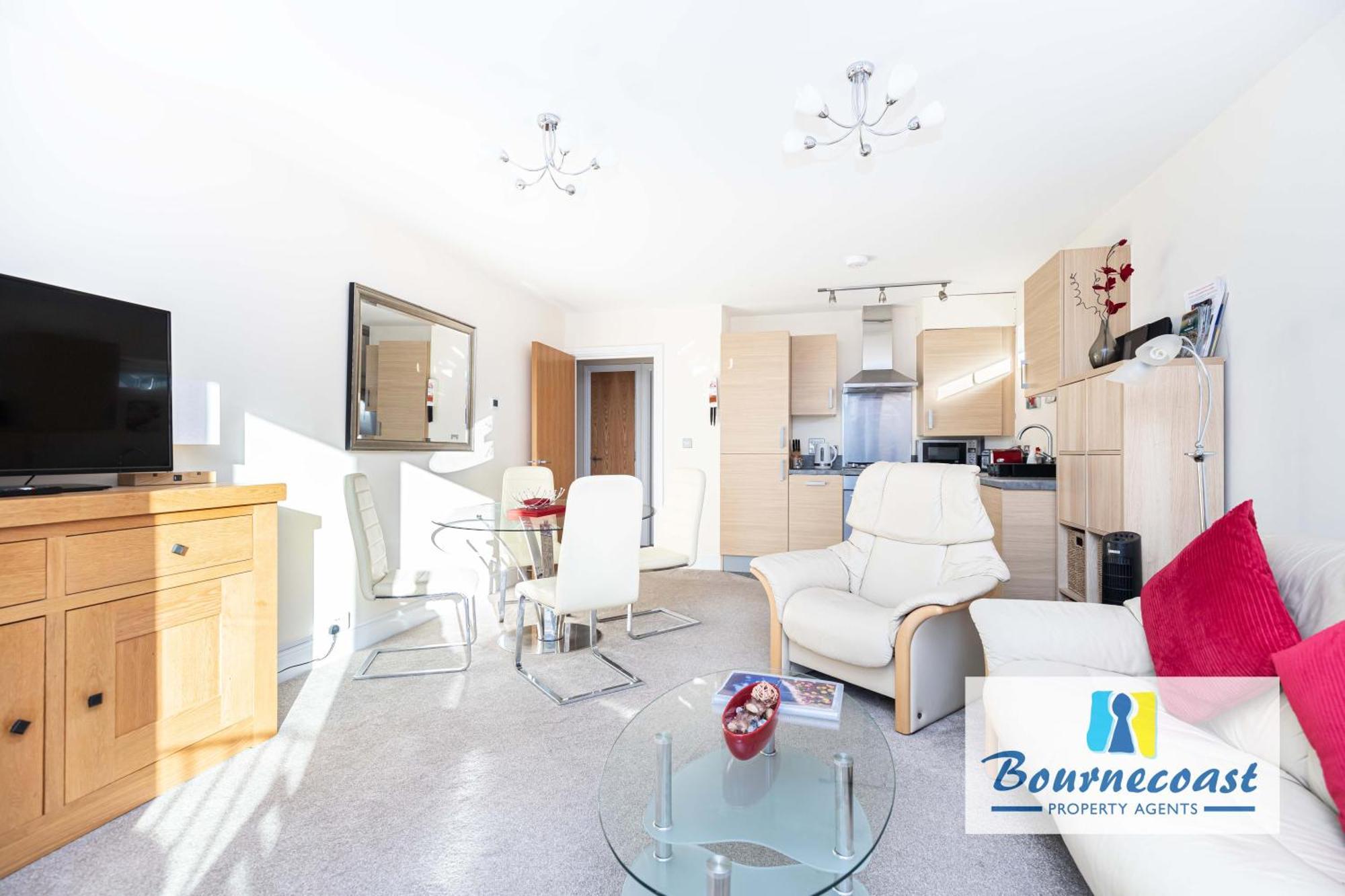 Bournecoast - Stylish Flat Near Sandy Beaches With Balconies - Fm9632 Apartment *