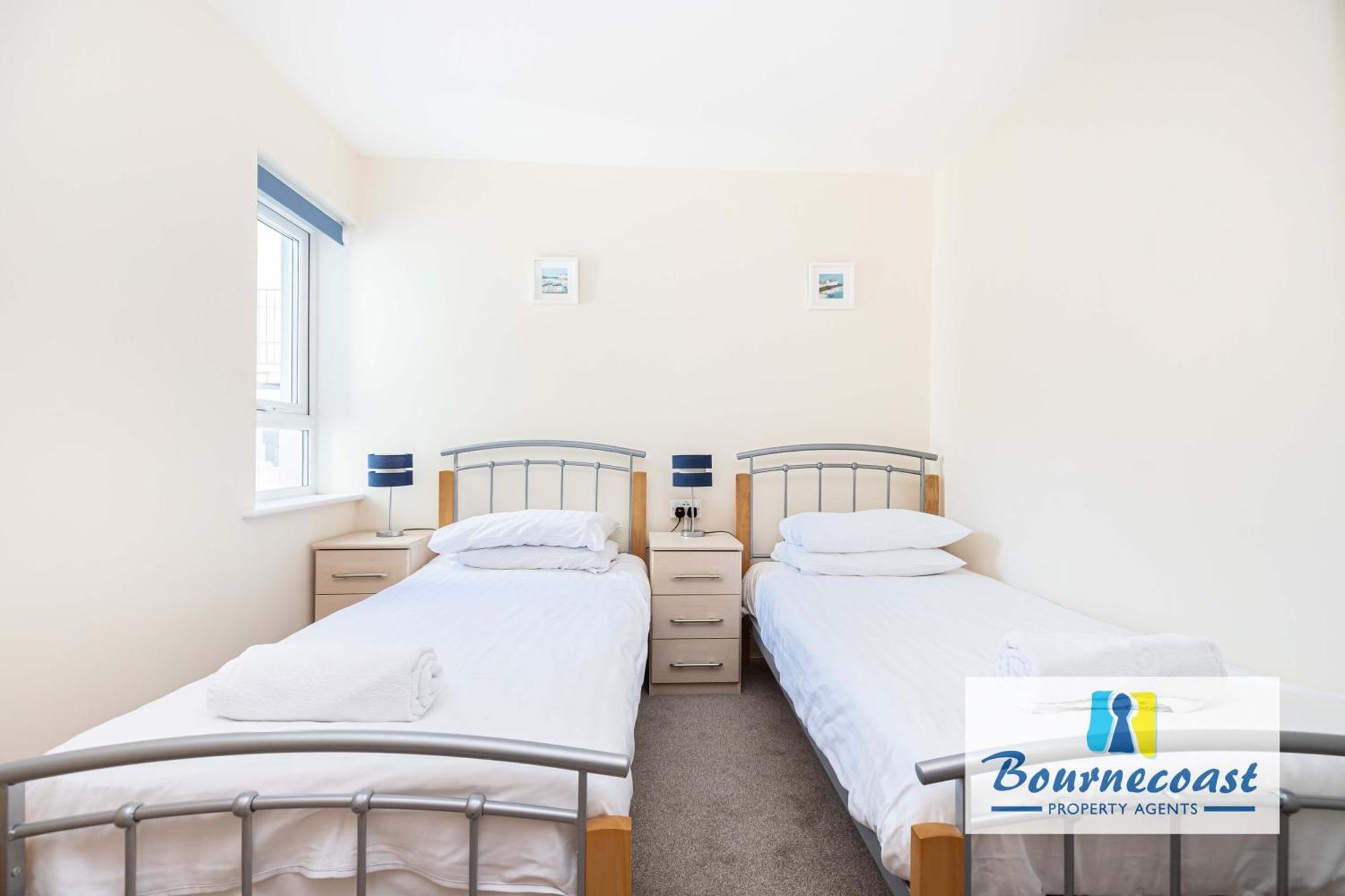 Bournecoast - Stylish Flat Near Sandy Beaches With Balconies - Fm9632 * Bournemouth