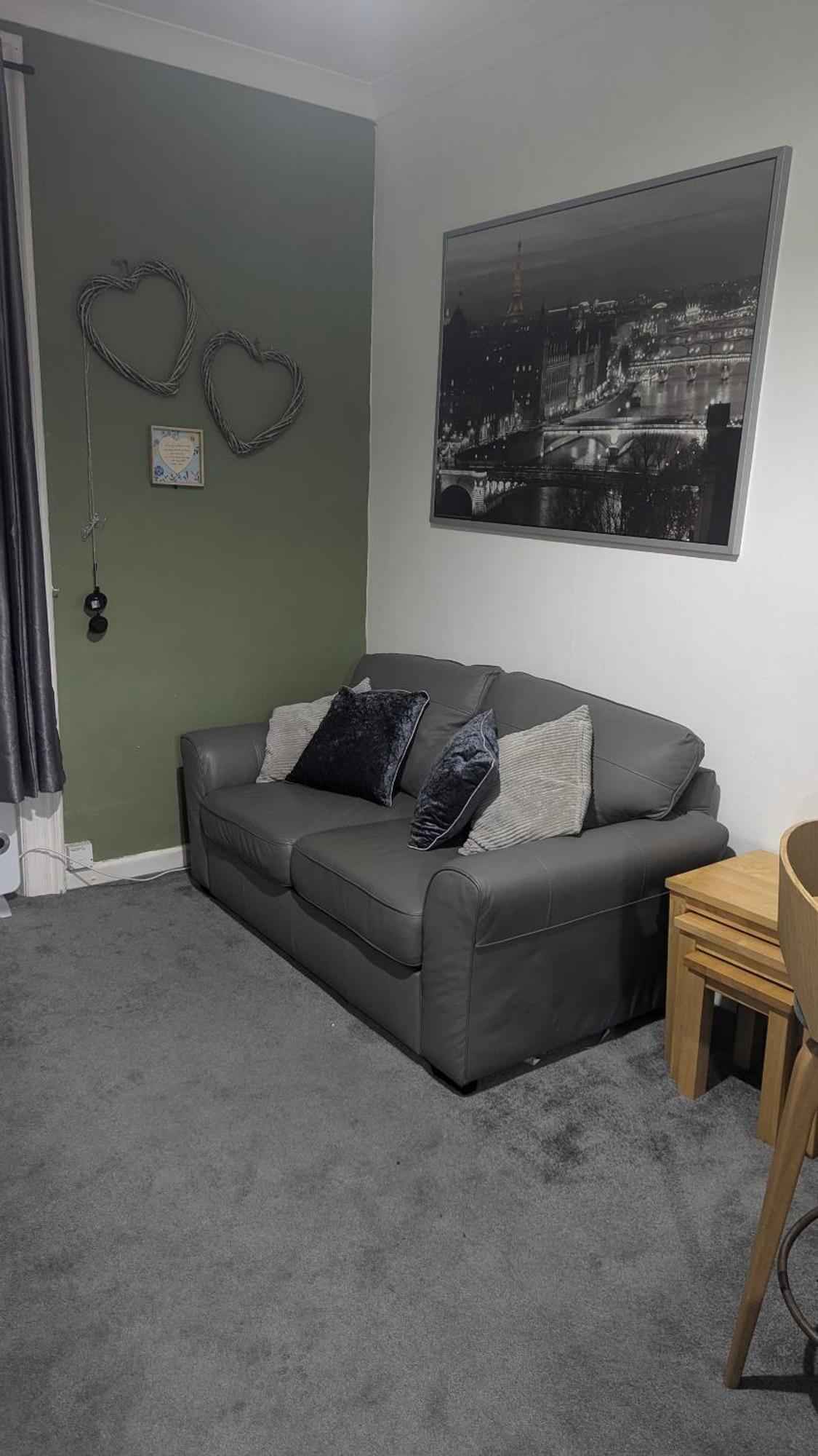Homely In The Heart Of Town Centre - Sleeps 6 *