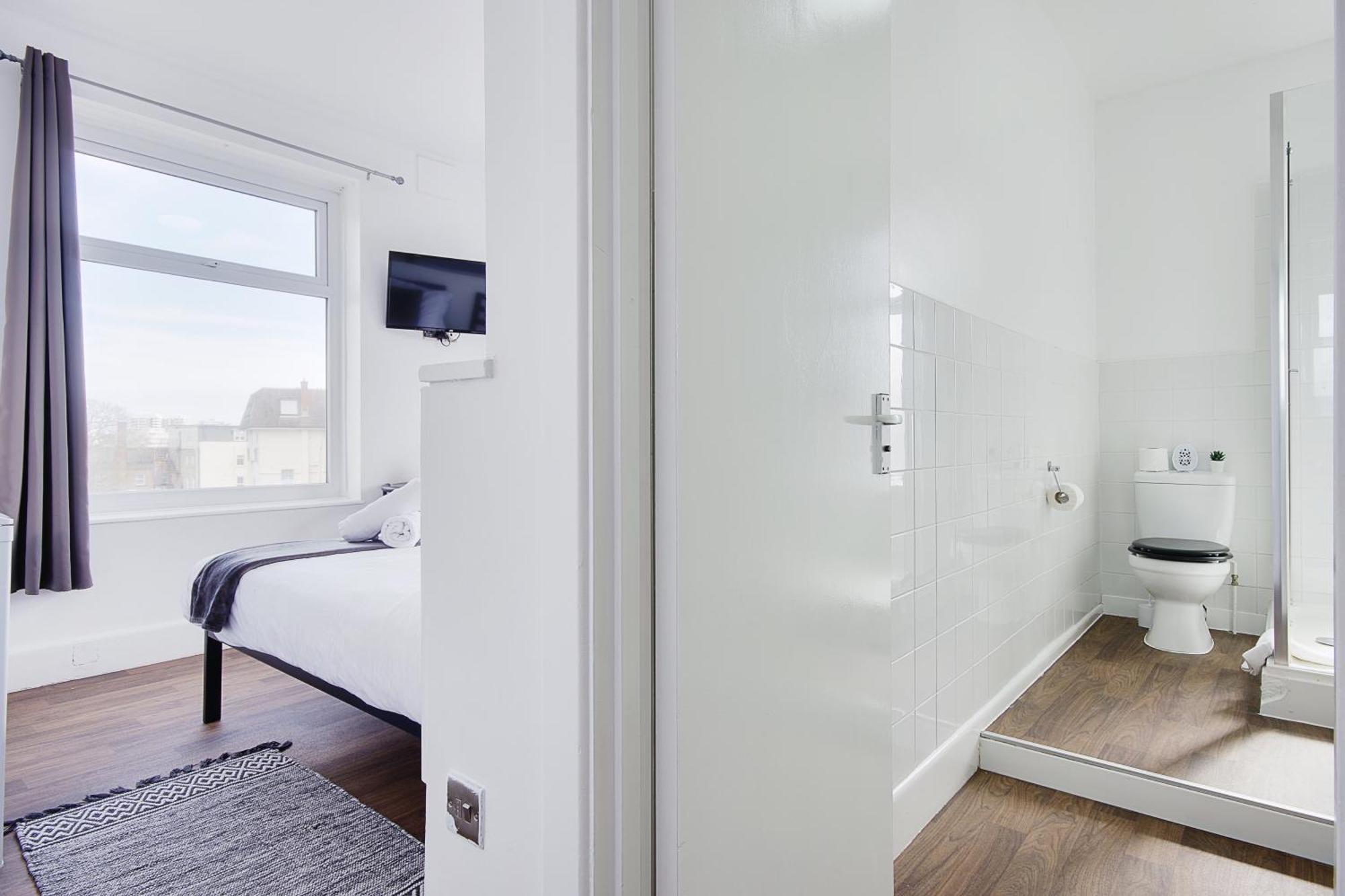 Azure Hotel 2*