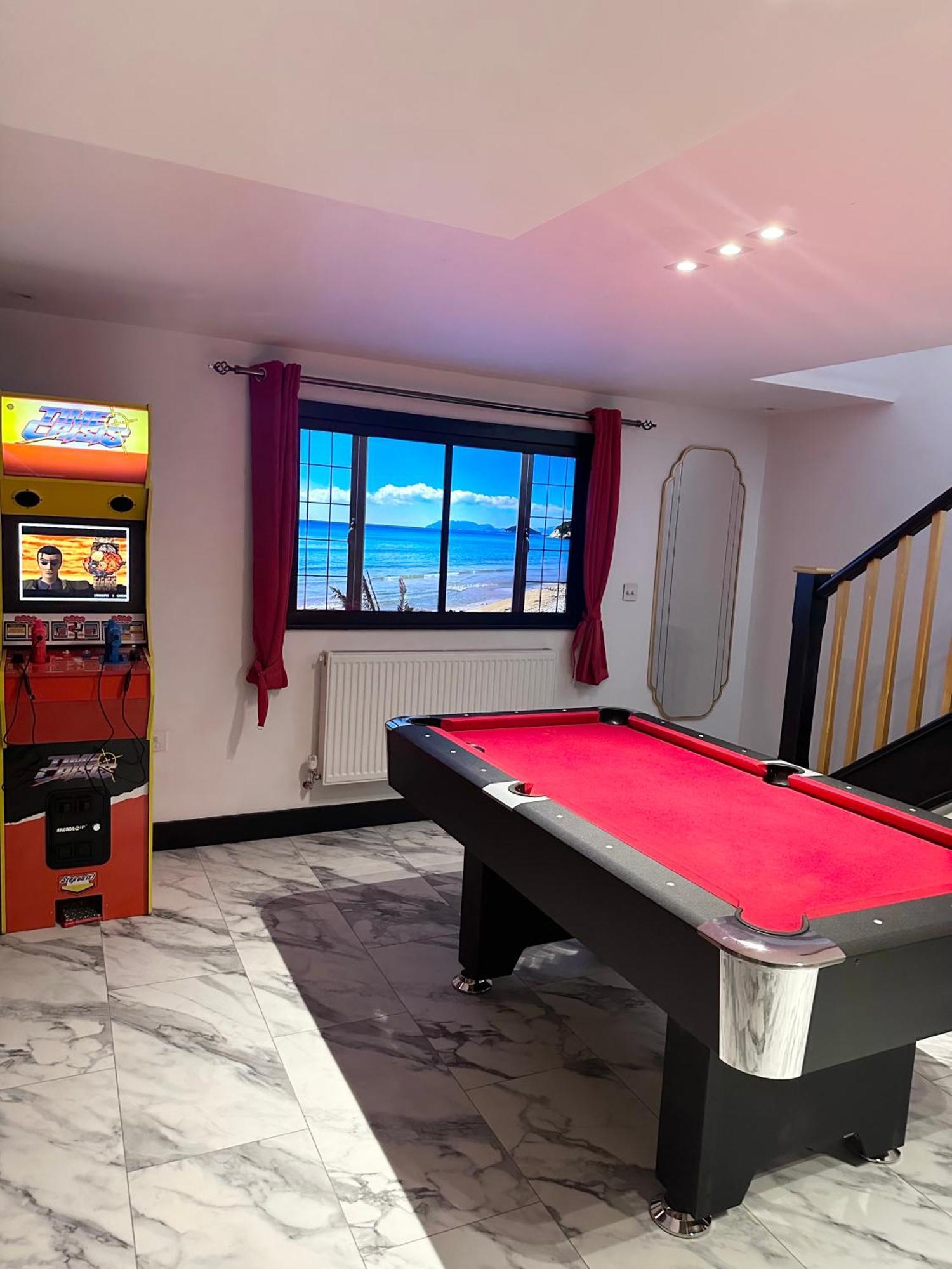 Apartment The Secret Agent - Brought To By Coastline Retreats - Brand New - 2 Mins Walk To - Childrens Play Den - Pool Table - Time Crisis Arcade Machine *