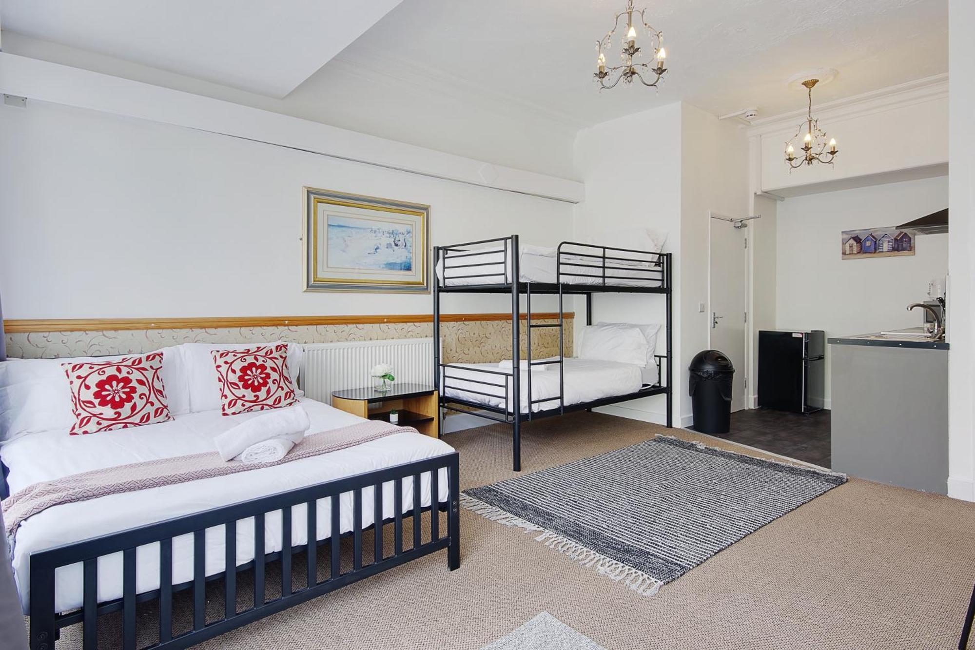 Serenity 3* Bournemouth