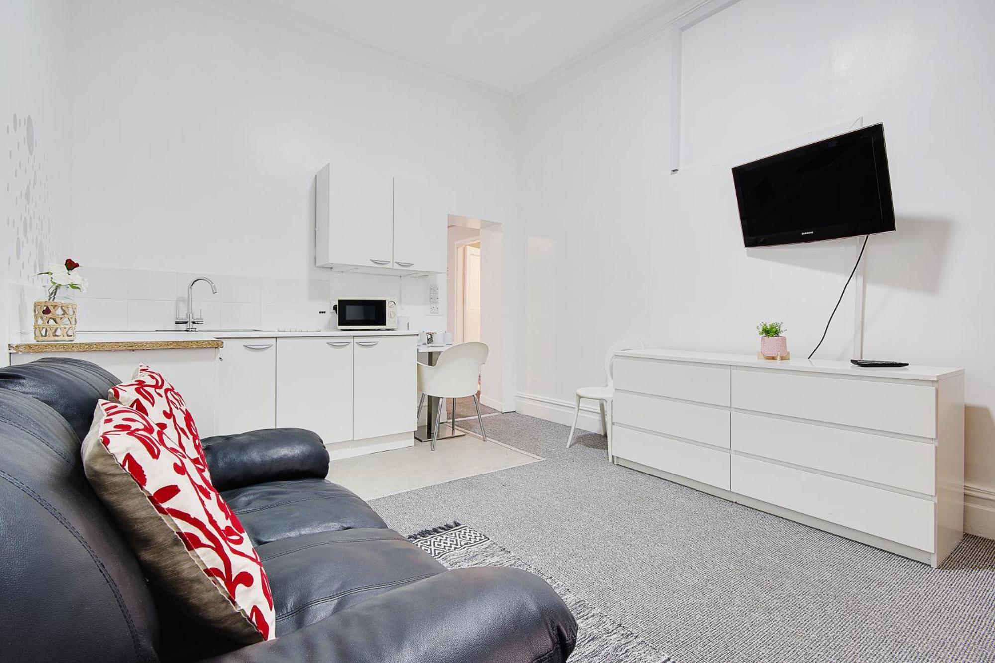Serenity 3* Bournemouth