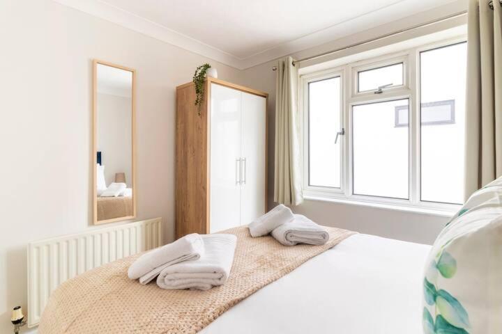 Incredible Sea View 2 Bedroom Apartment