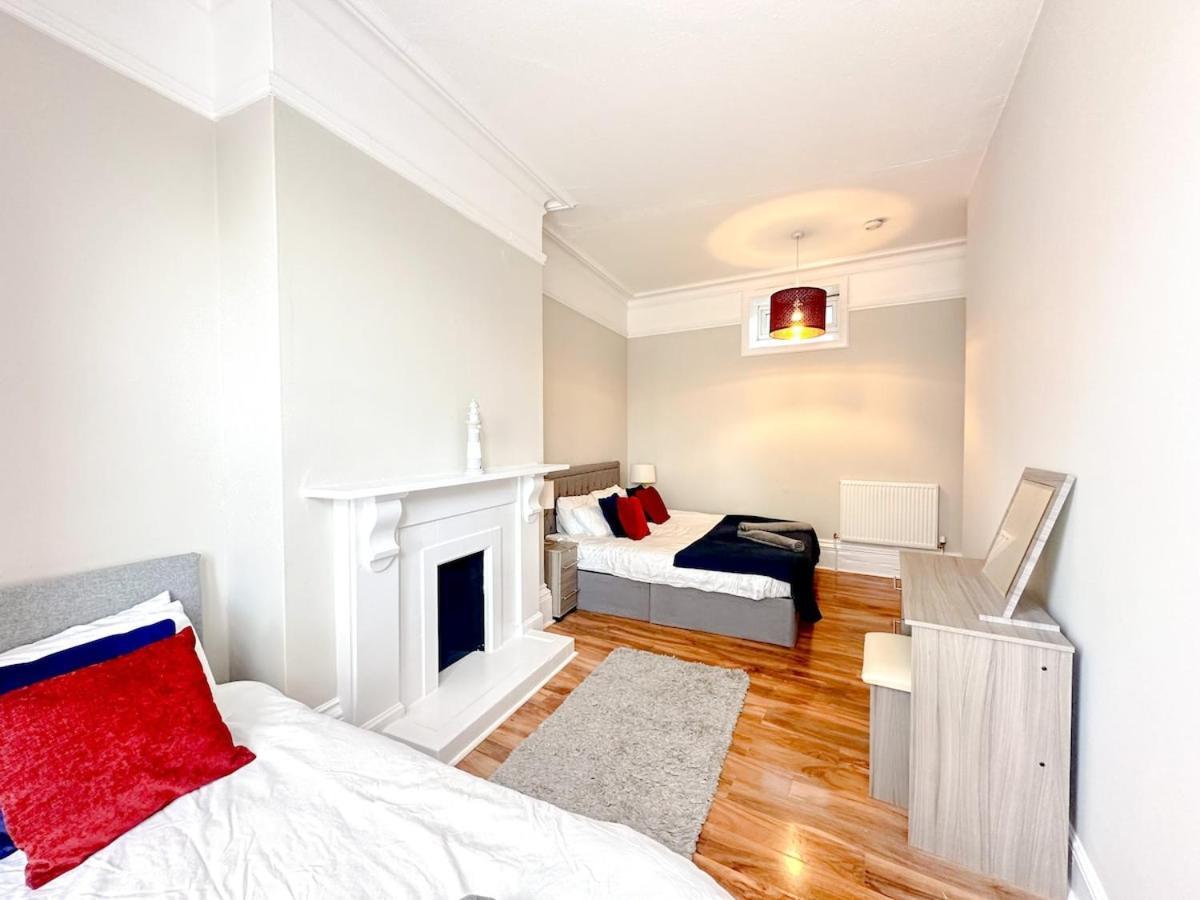 2 Bed In - Sleep 5 *