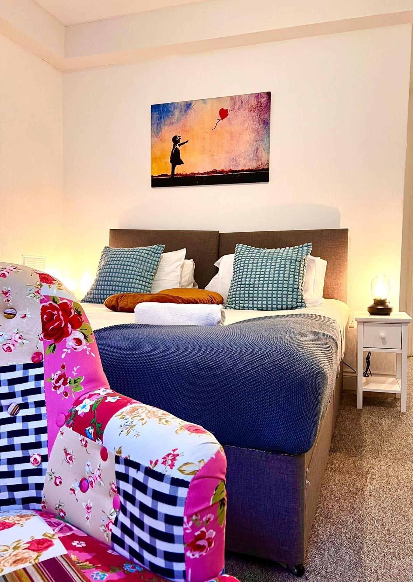 The Bank - Flat 1, Apartment, Sleeps 4, 7 Min From The Beach, Pet Friendly, Parking, Wifi, Kitchen And Washer Apartment *