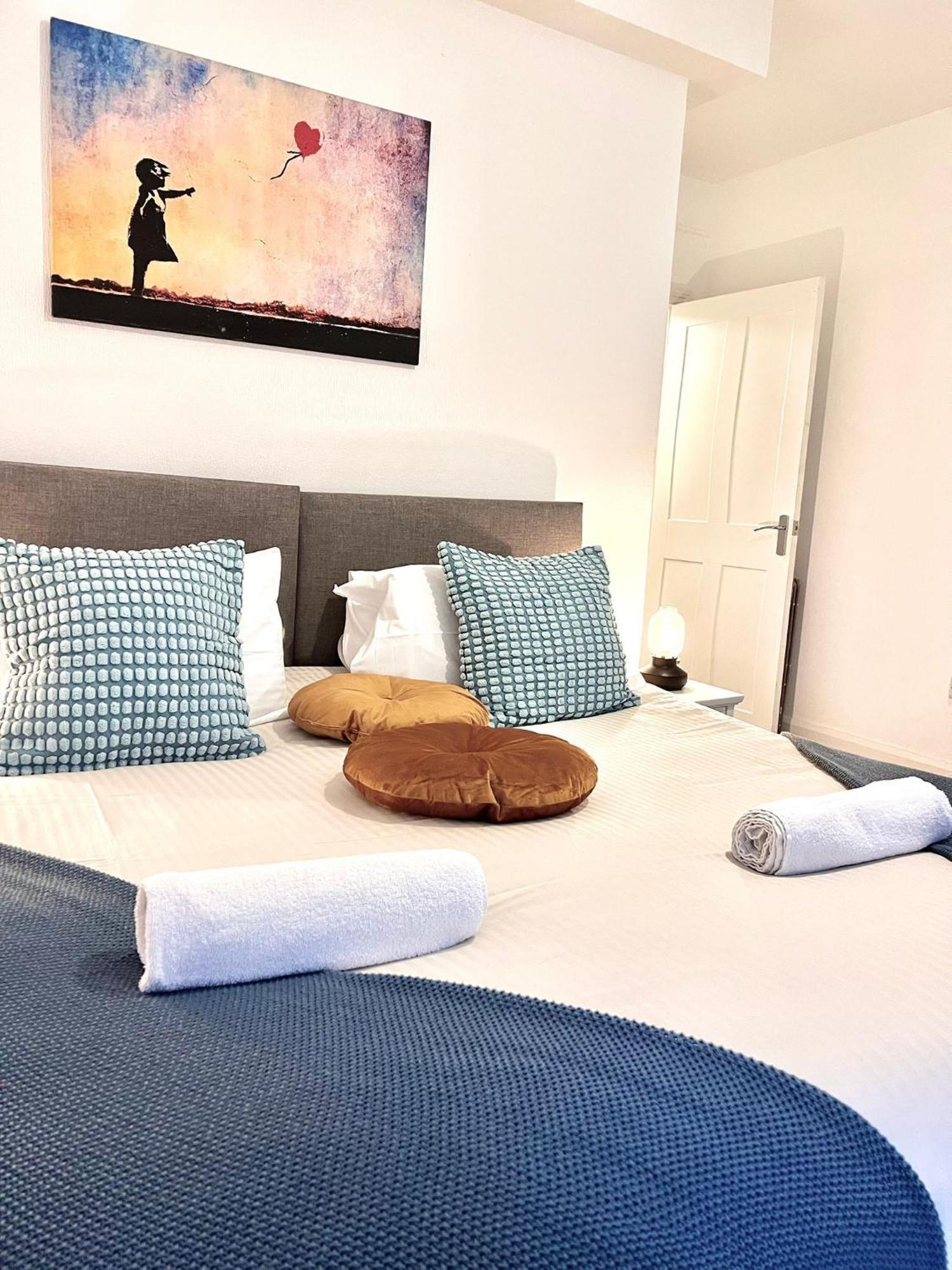 Apartment The Bank - Flat 1, Apartment, Sleeps 4, 7 Min From The Beach, Pet Friendly, Parking, Wifi, Kitchen And Washer Bournemouth