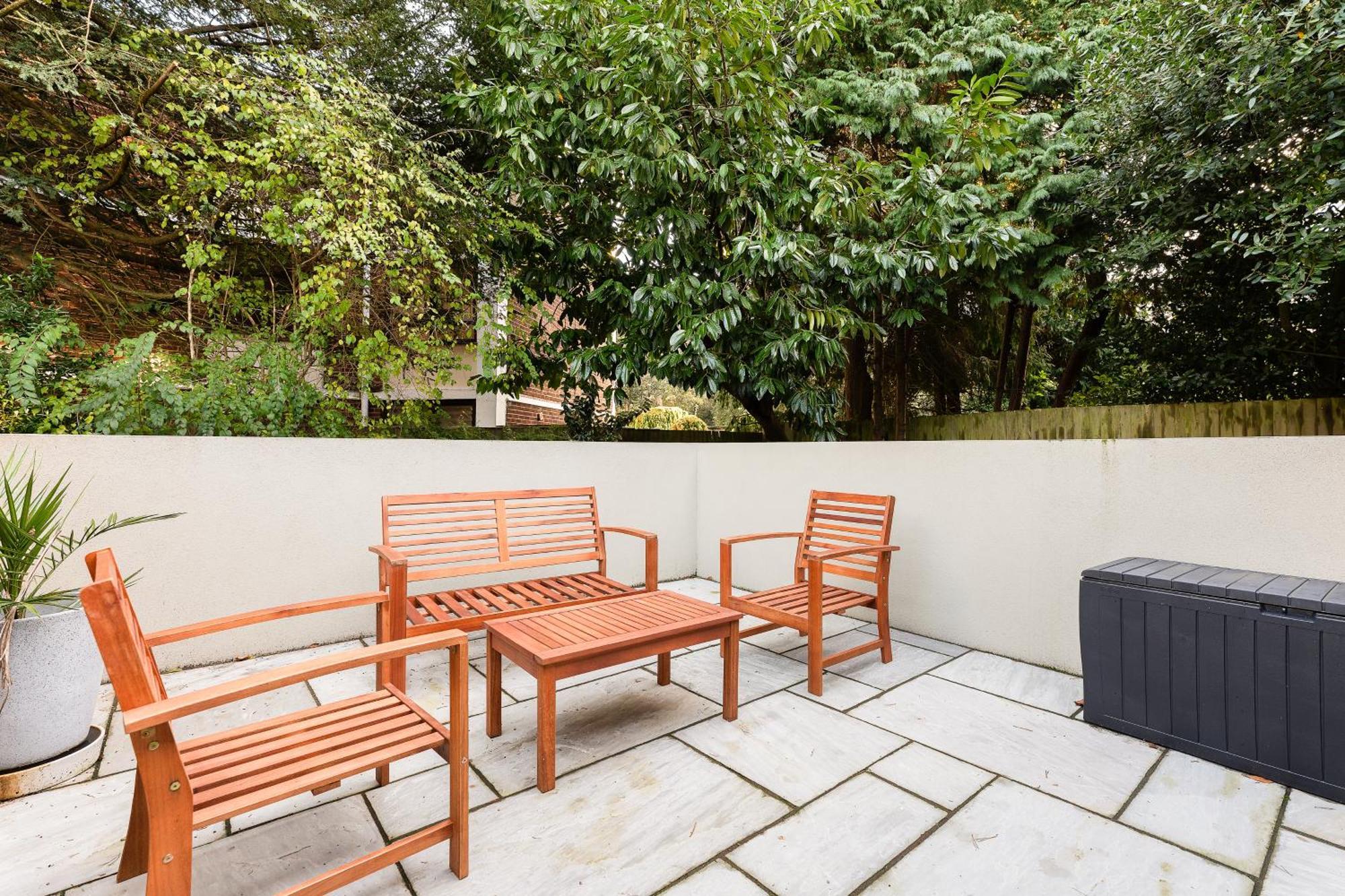Vibes Garden Close To Town Centre & Bournemouth
