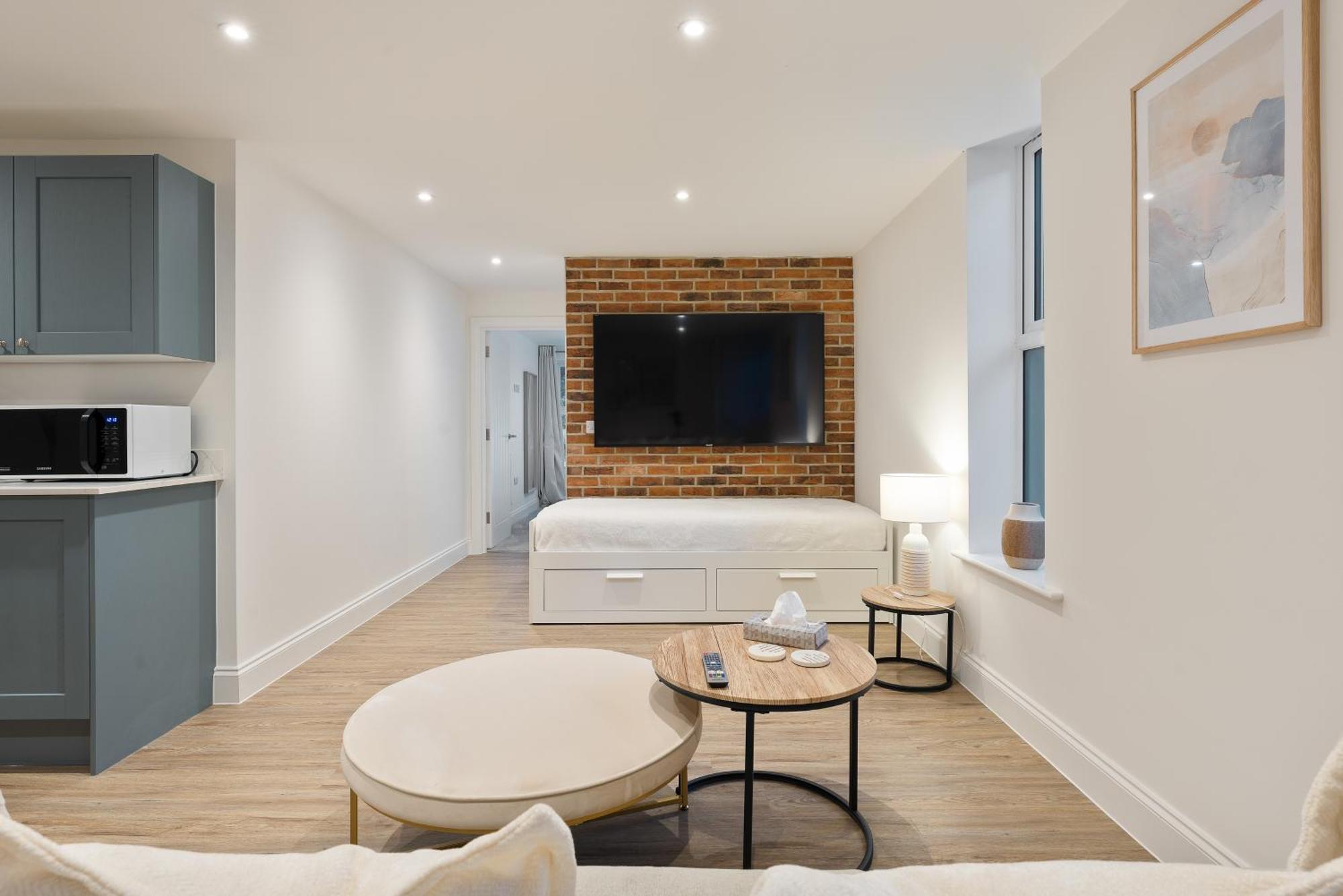 Vibes Garden Close To Town Centre & Apartment