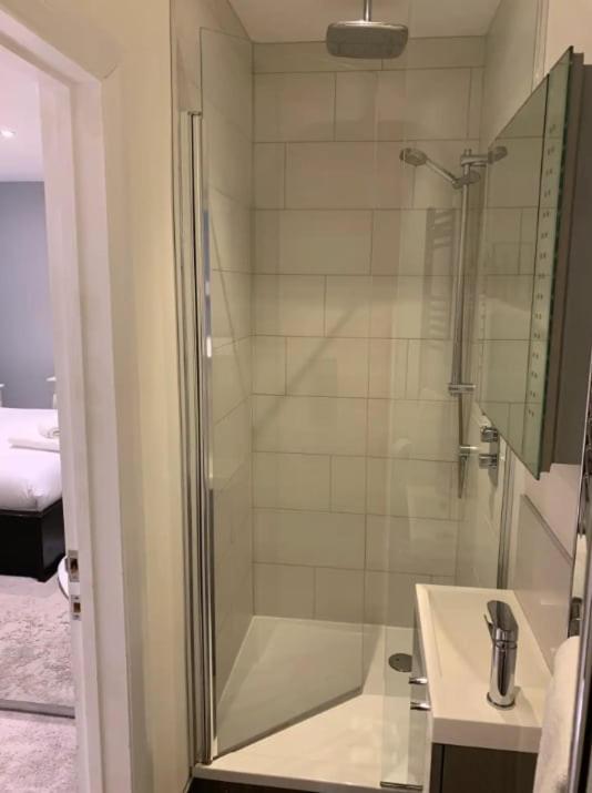 Holiday home Hot Tub, Games & Cinema In Bournemouth, Excellent Ratings On Other Sites