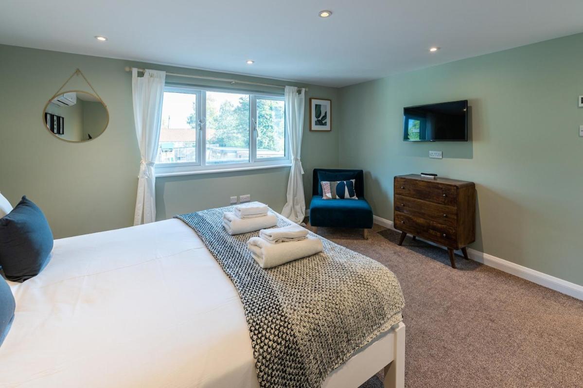 Hot Tub, Games & Cinema In Bournemouth, Excellent Ratings On Other Sites Holiday home Bournemouth