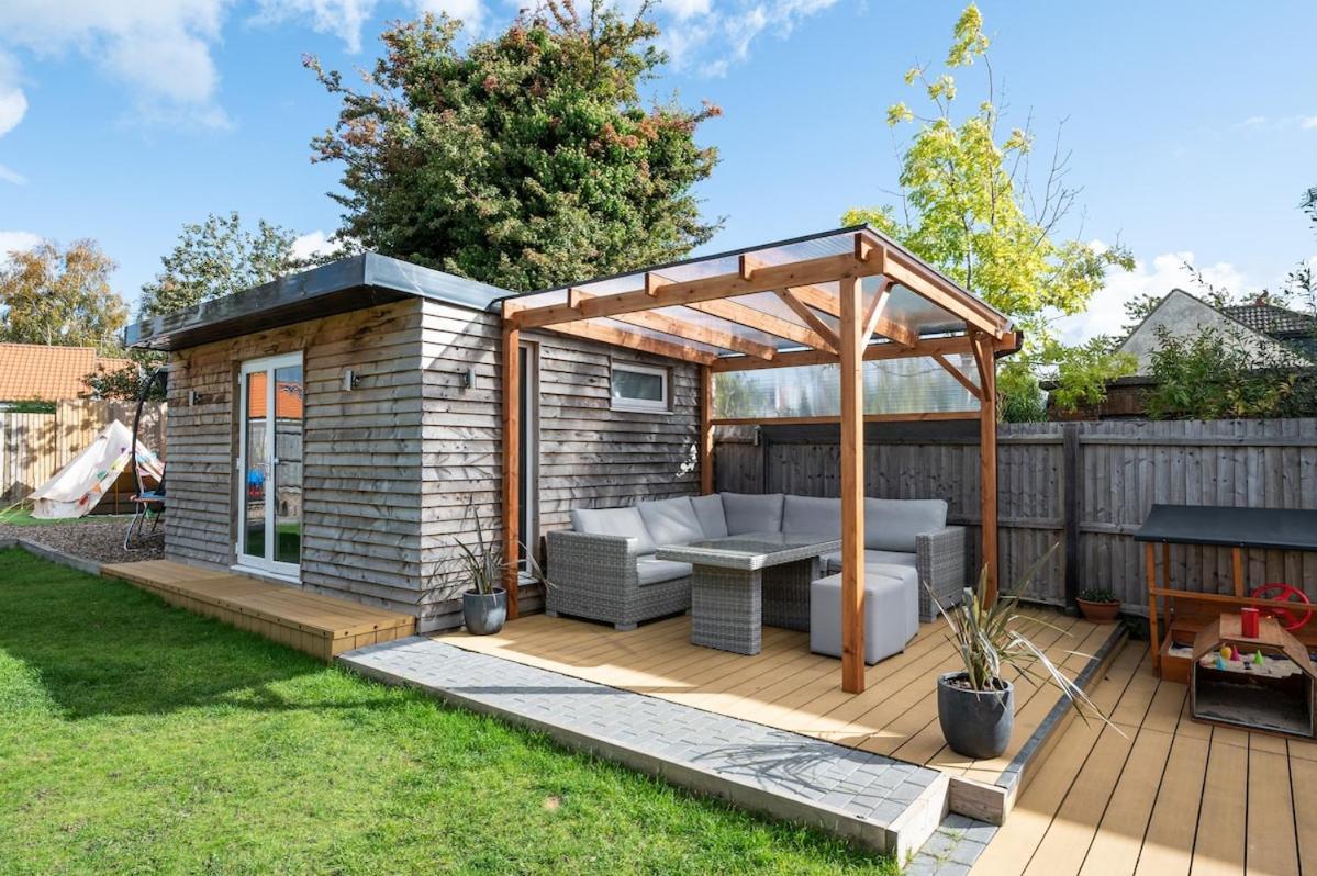 Hot Tub, Games & Cinema In Bournemouth, Excellent Ratings On Other Sites Holiday home Bournemouth