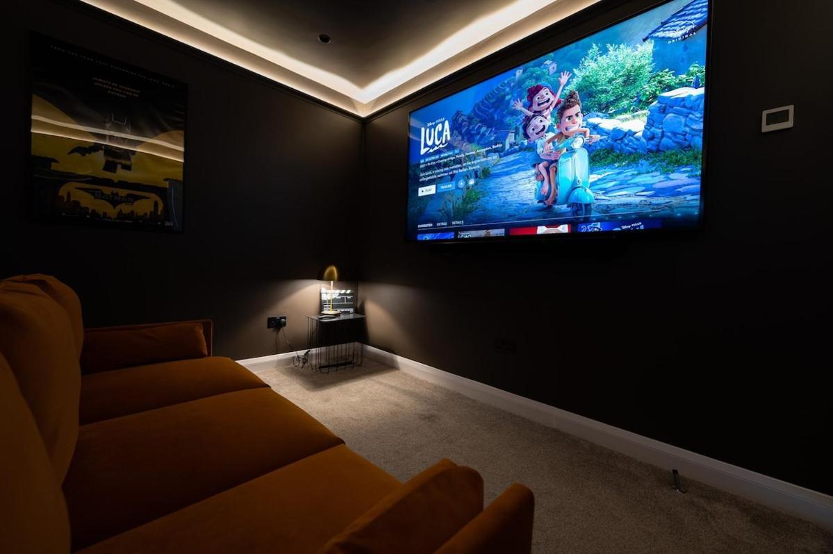 Hot Tub, Games & Cinema In Bournemouth, Excellent Ratings On Other Sites Bournemouth