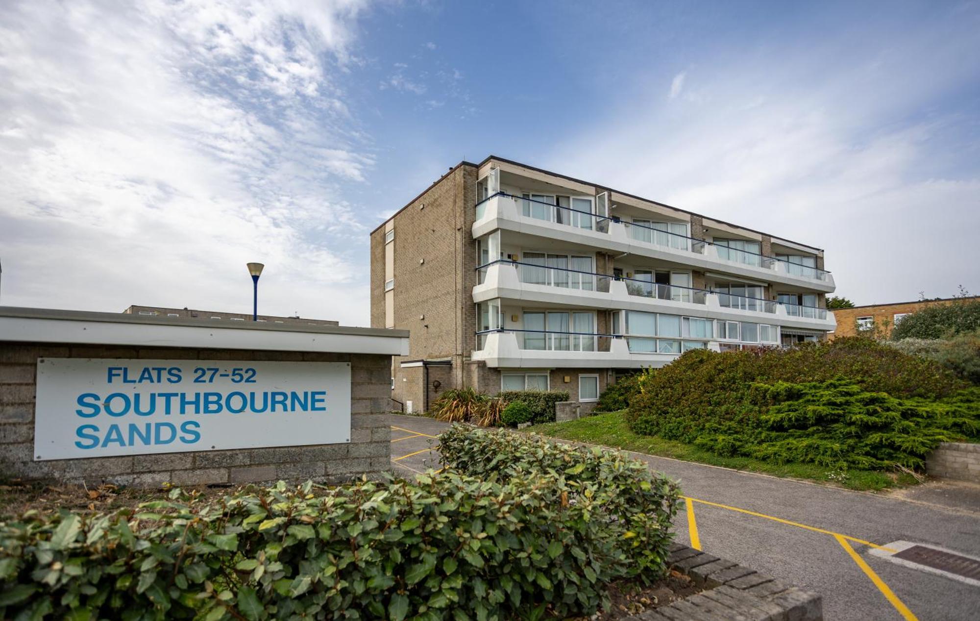 Stunning 2 Bed & 2 Bath, Seaview, Pets Welcome!