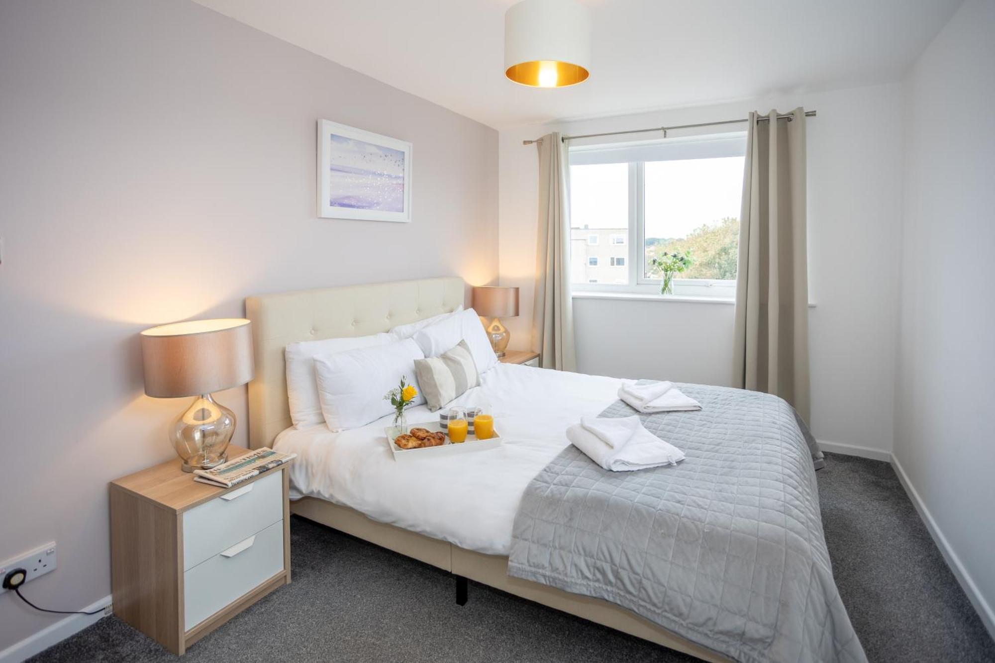 Stunning 2 Bed & 2 Bath, Seaview, Pets Welcome! Bournemouth