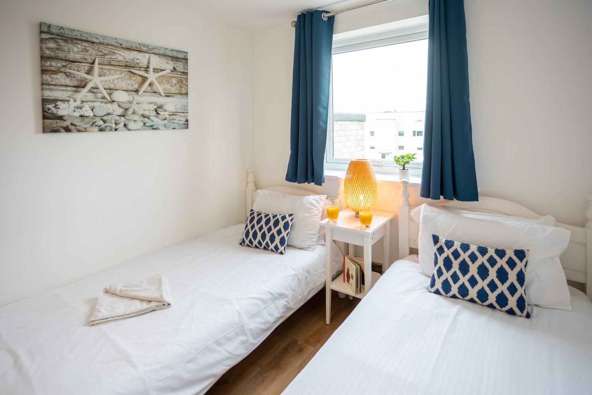 Apartment Stunning 2 Bed & 2 Bath, Seaview, Pets Welcome! Bournemouth
