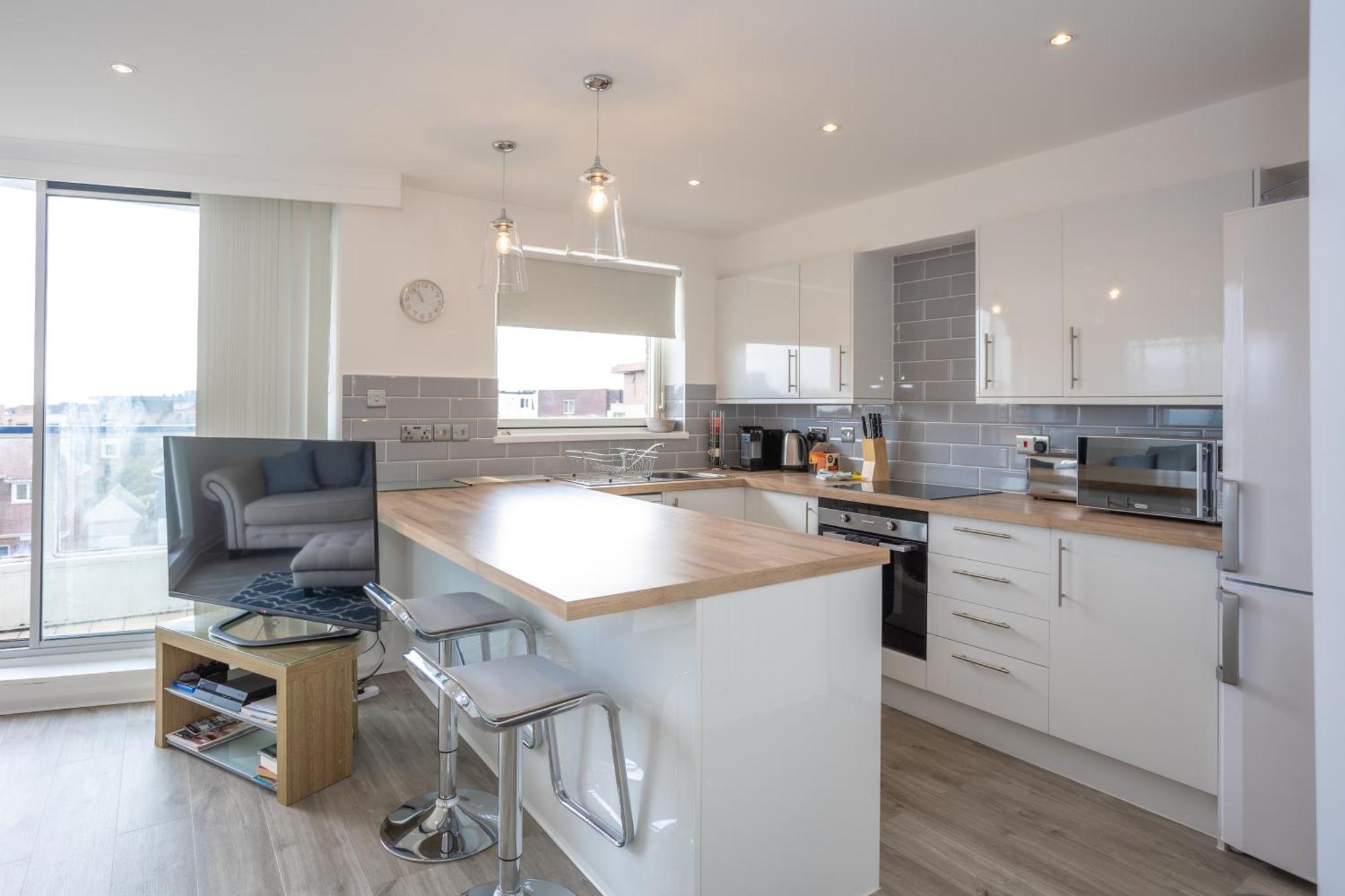 Stunning 2 Bed & 2 Bath, Seaview, Pets Welcome! Bournemouth
