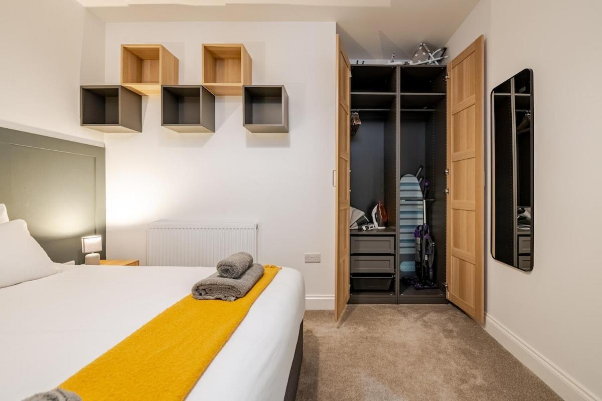 Brand New - Breeze Spacious 1-bedroom With Parking - Sleeps 4 Ppl- Internet Apartment