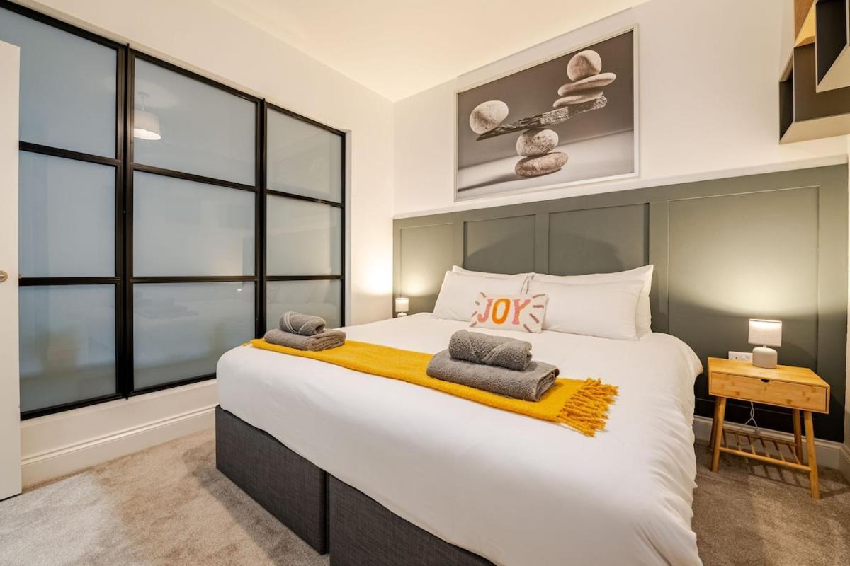 Brand New - Breeze Spacious 1-bedroom With Parking - Sleeps 4 Ppl- Internet Bournemouth