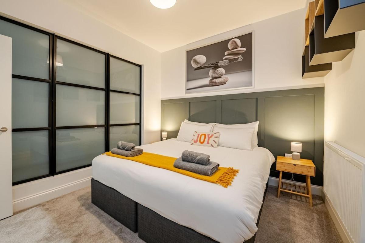 Apartment Brand New - Breeze Spacious 1-bedroom With Parking - Sleeps 4 Ppl- Internet *