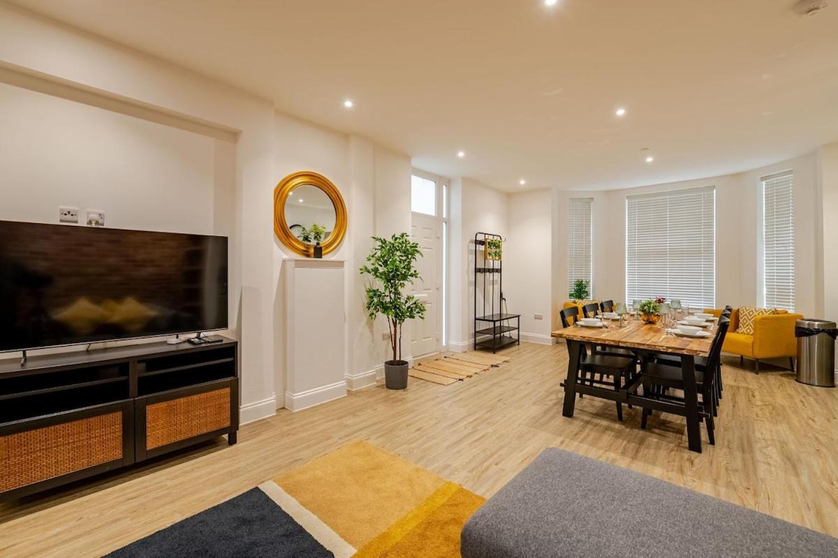 Apartment Brand New - Breeze Spacious 1-bedroom With Parking - Sleeps 4 Ppl- Internet Bournemouth