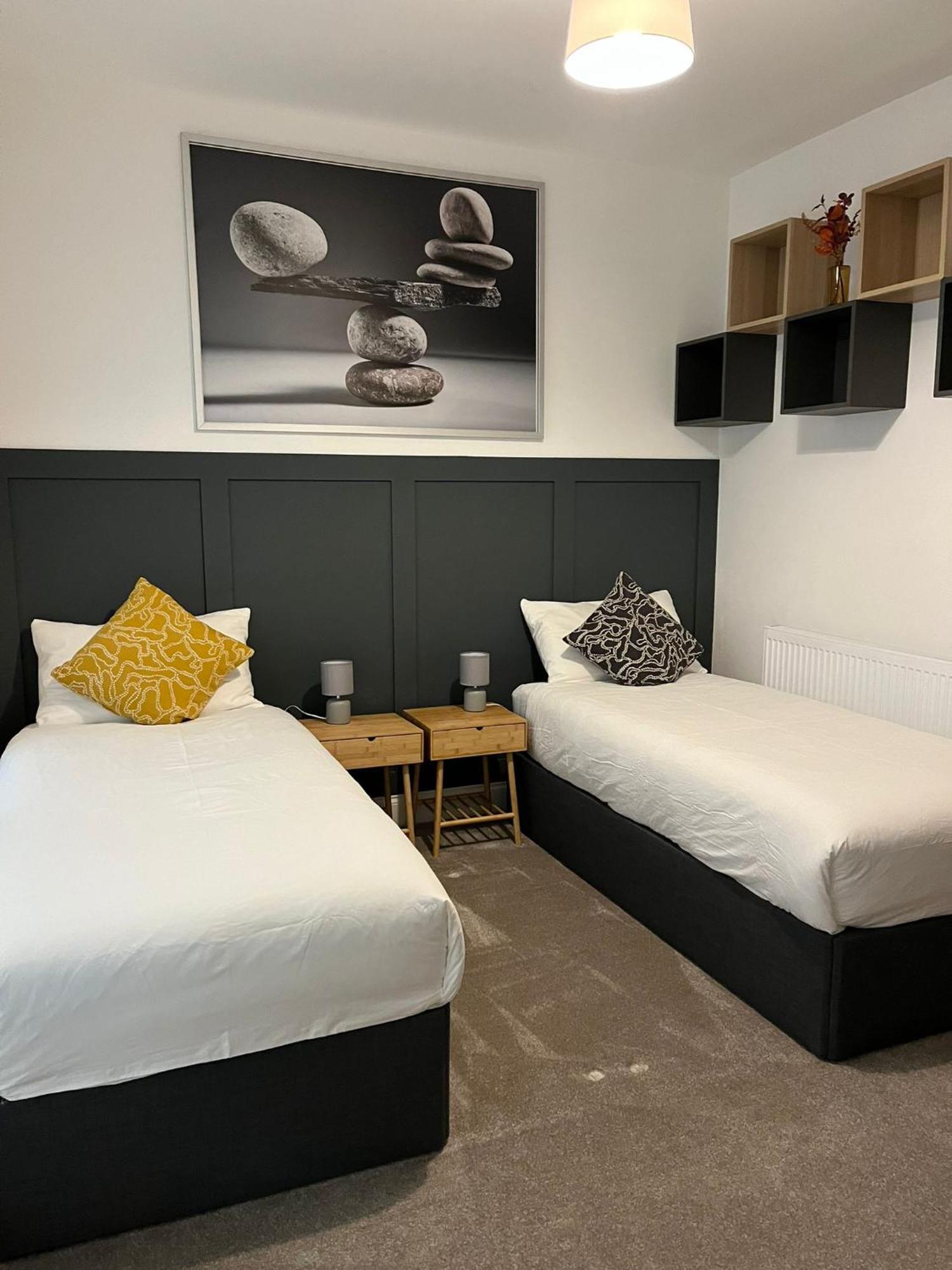 Apartment Brand New - Breeze Spacious 1-bedroom With Parking - Sleeps 4 Ppl- Internet *