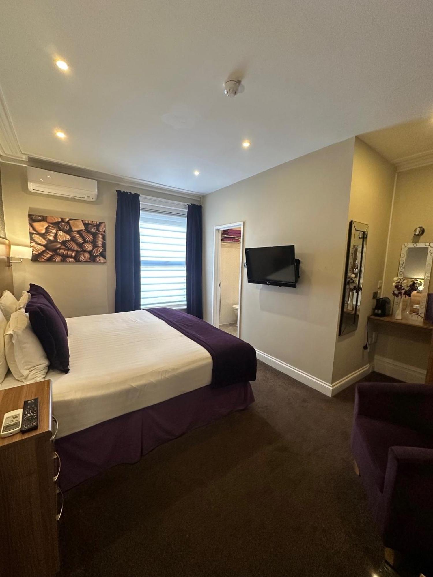 Hotel The Chocolate Box 4*