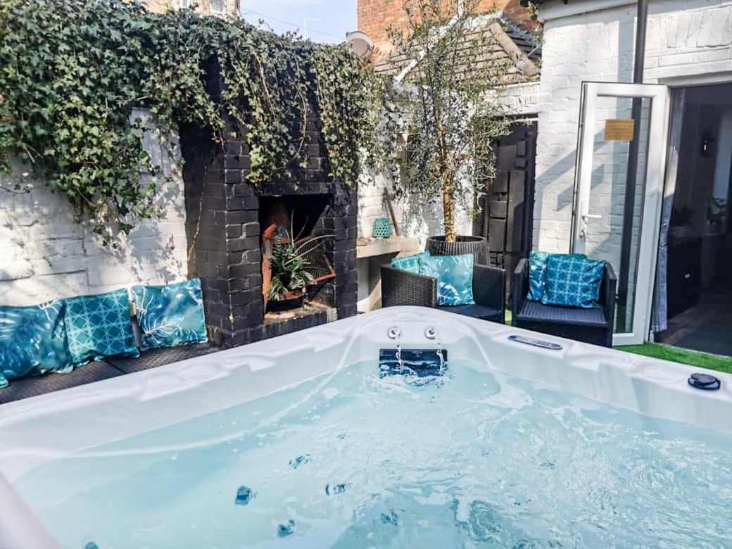 Hot Tub Escape *