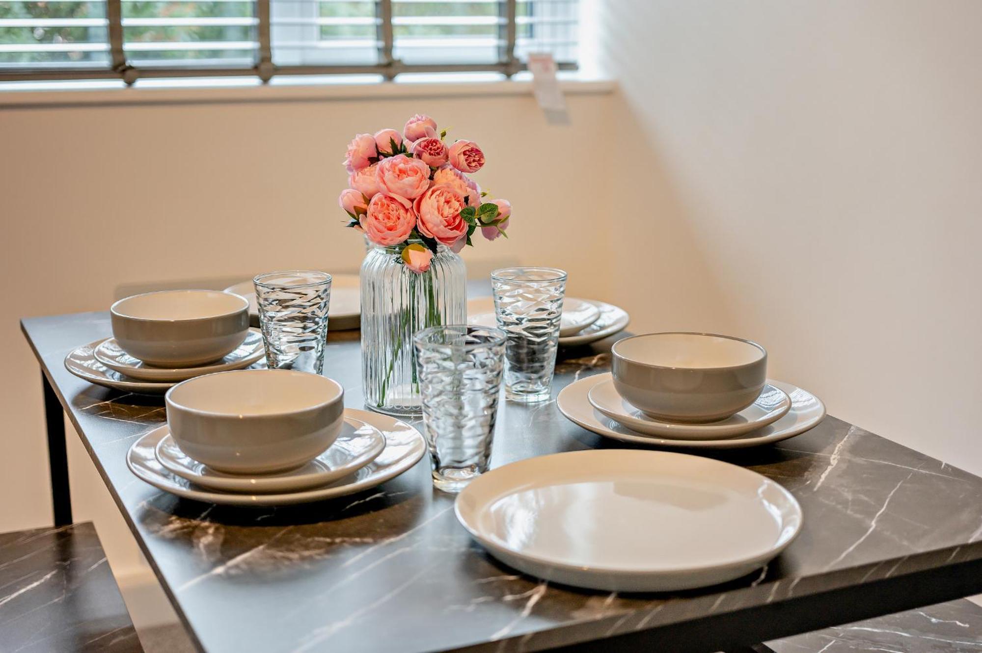 Chines Charm Stylish 3-bedroom