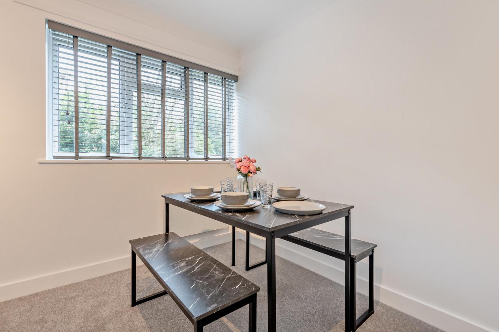 Chines Charm Stylish 3-bedroom
