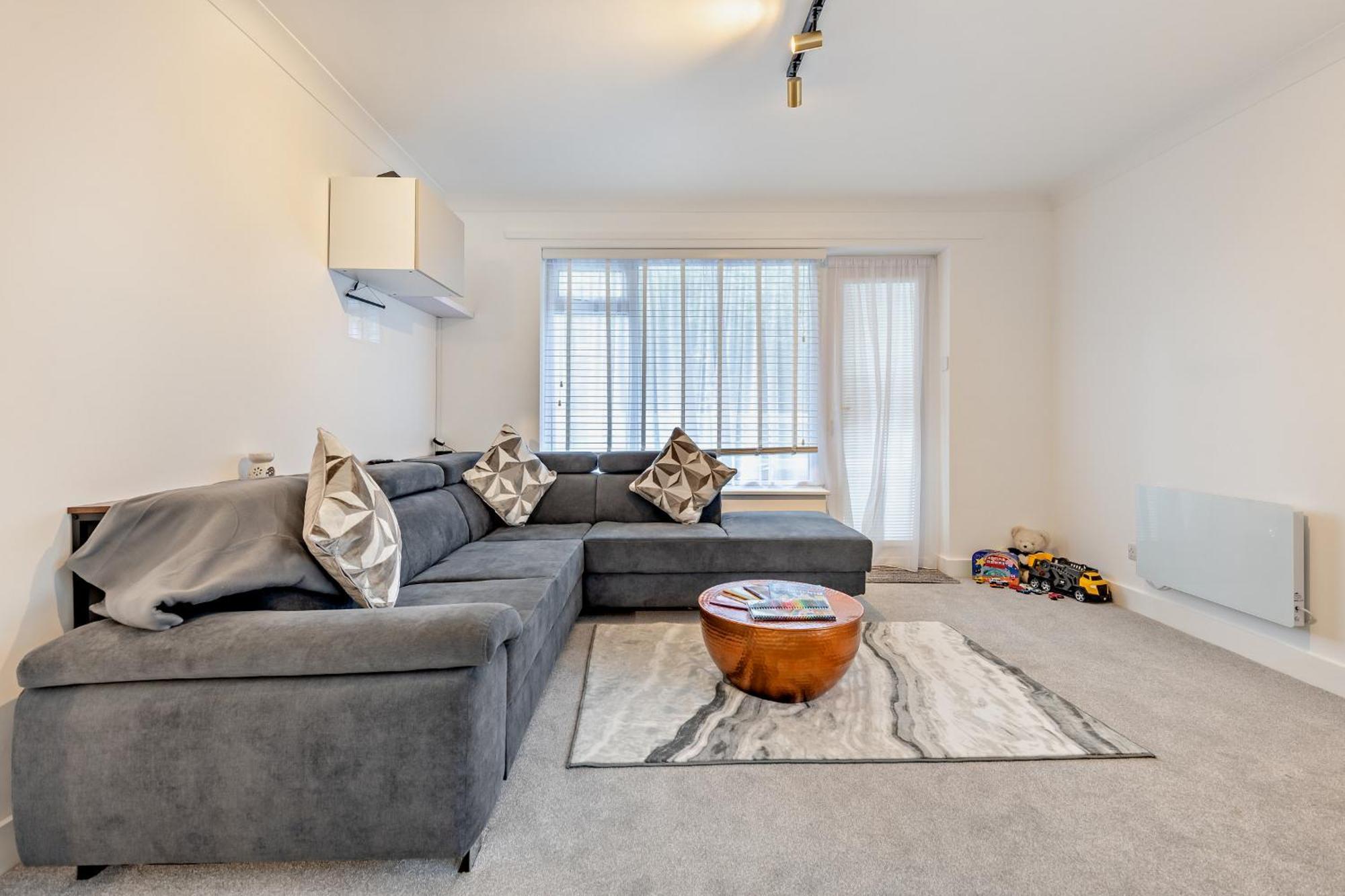 Chines Charm Stylish 3-bedroom Apartment Bournemouth