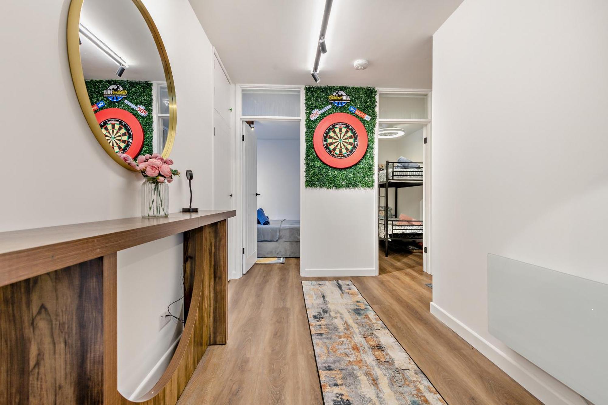 Chines Charm Stylish 3-bedroom