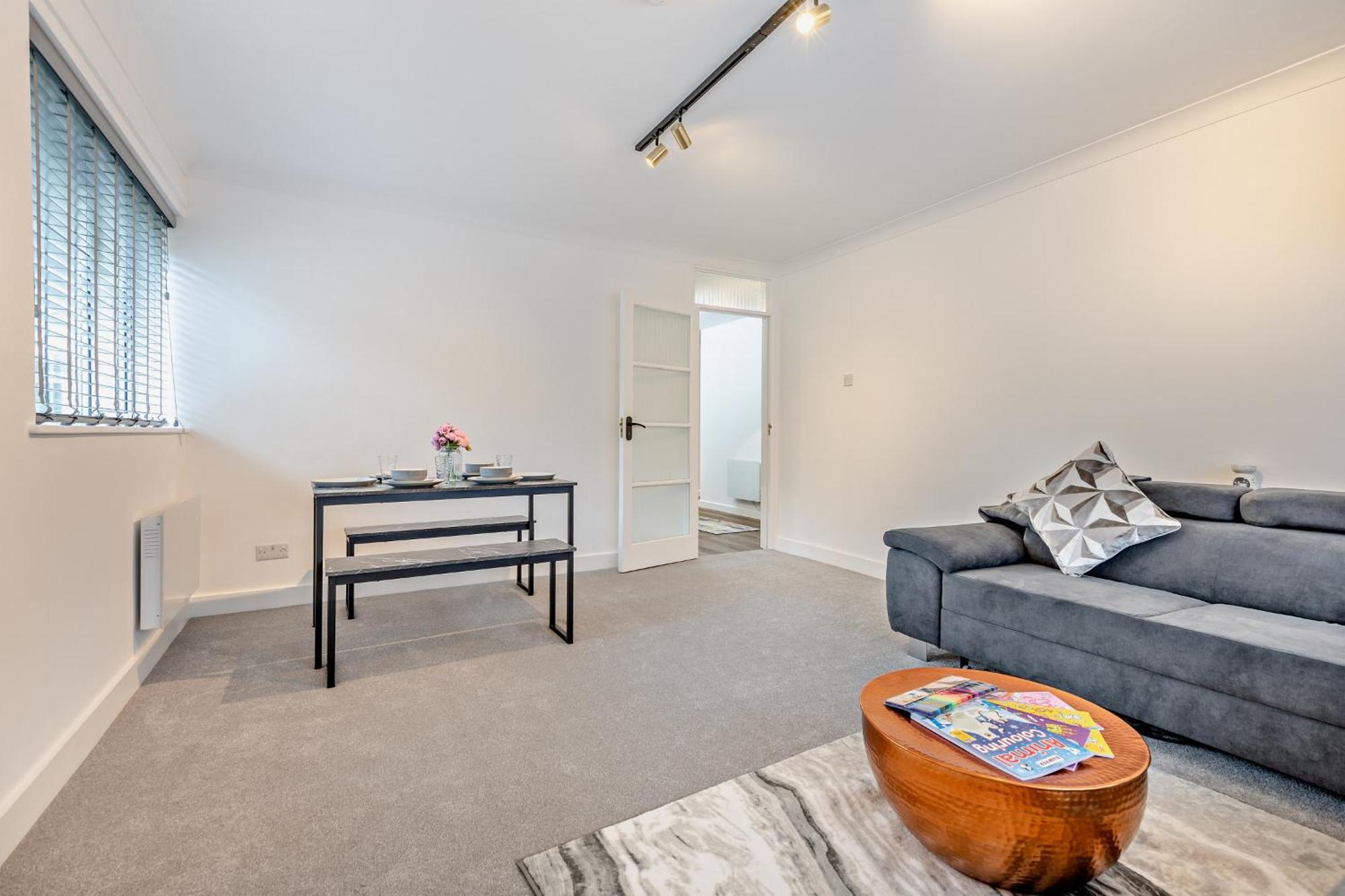Chines Charm Stylish 3-bedroom Apartment *