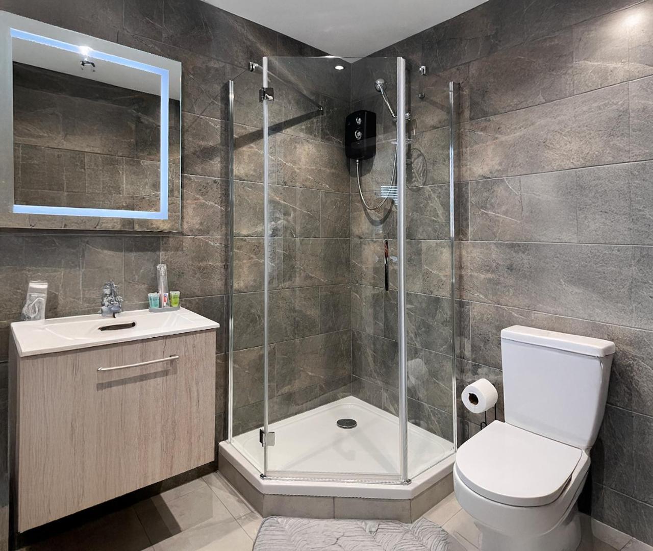 Shelbourne Den