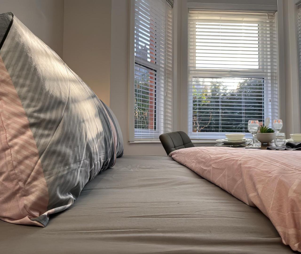 Shelbourne Den Apartment